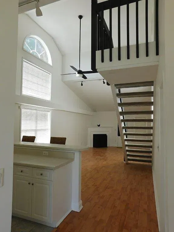 3 bed, 1250 sqft, $1,675 — Photo 1