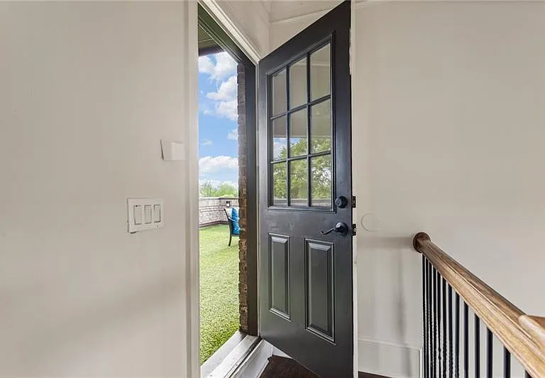 629 Boulevard NE — Photo 59