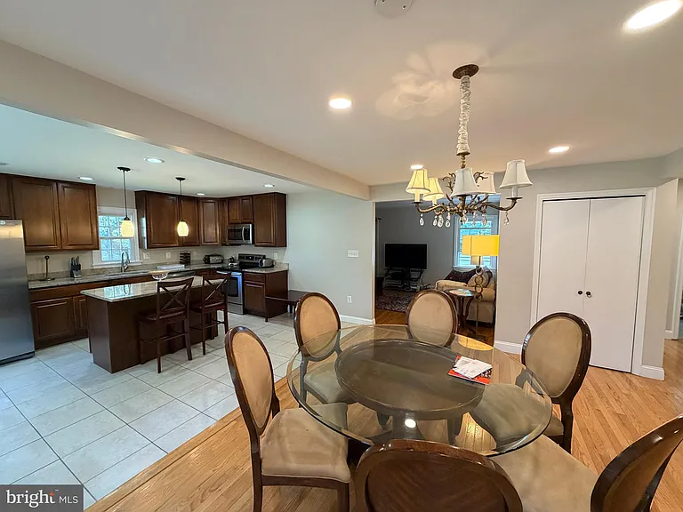 10802 Hunt Club Rd — Photo 10
