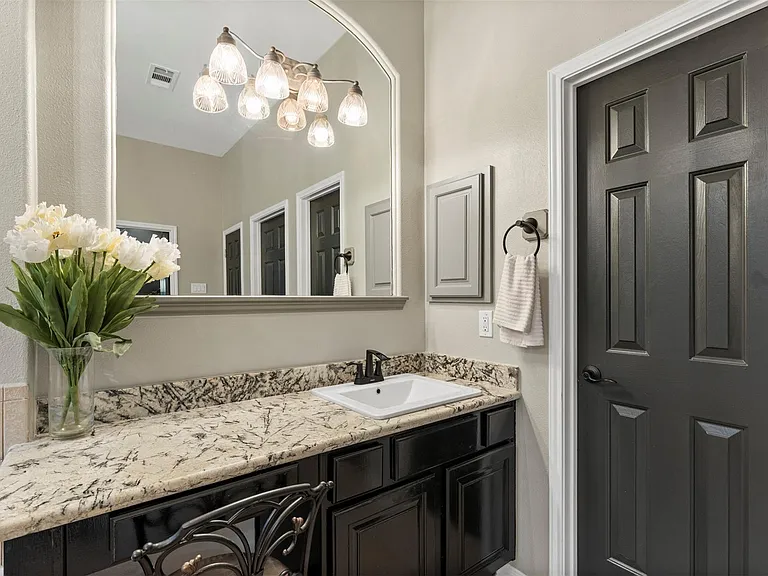 13923 Prospect Point Dr — Photo 31
