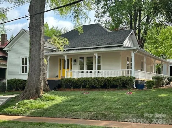 300 Kelly St, Statesville, NC 28677