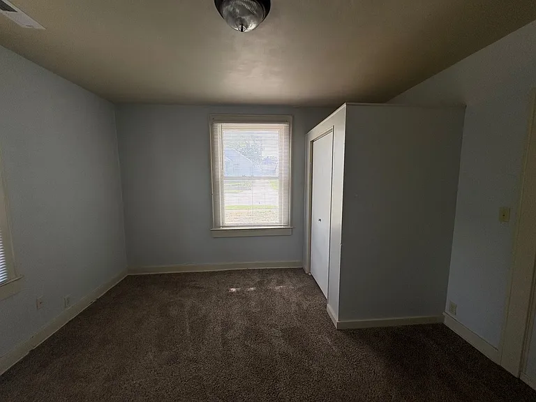 2054 N Rogers Ave — Photo 6