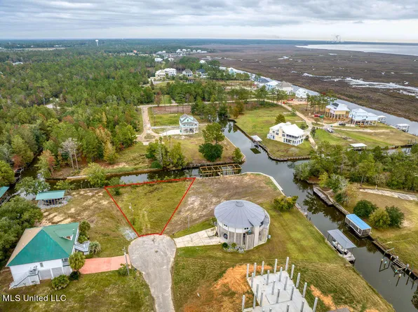 1328 Enos St #6, Diamondhead, MS 39525