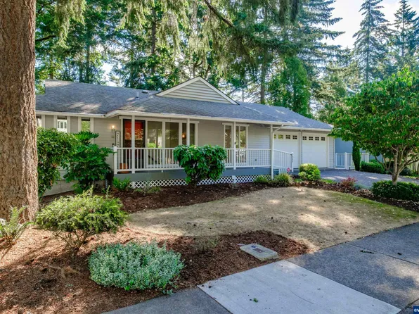 3689 Wilshire Ln, Eugene, OR 97405