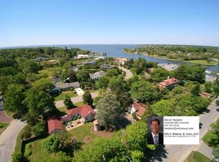 38 Maple St, Islip, NY 11751