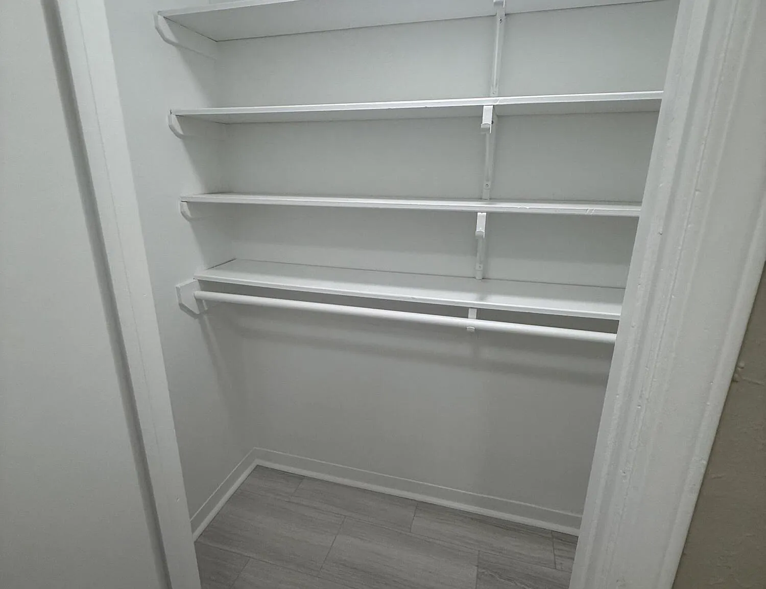 2 bed, 1.0 bath, 761 sqft, $900 — Photo 2