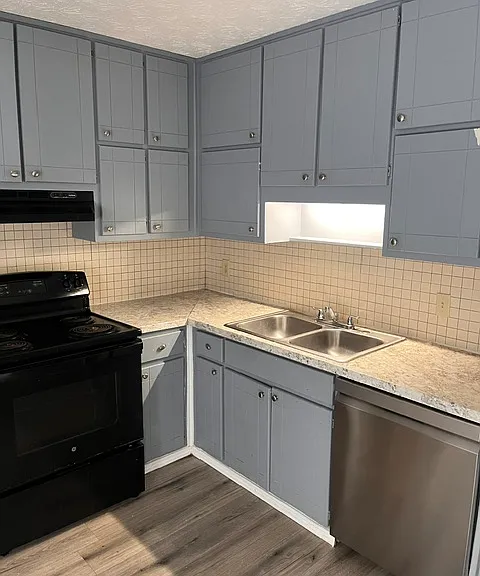 140 Hunters Ln #C — Photo 6