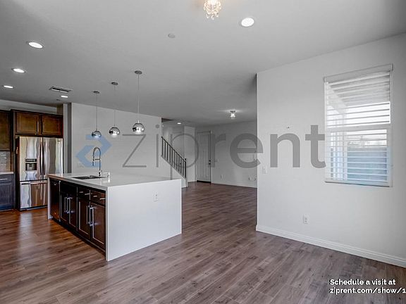 3rd image of 38412 Windingwalk Dr