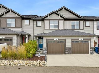 3D N Heritage Dr, Cochrane, AB T4C 2N7