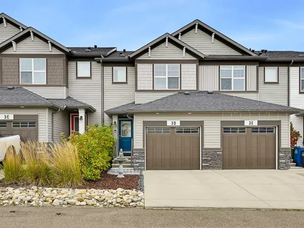 3D N Heritage Dr, Cochrane, AB T4C 2N7