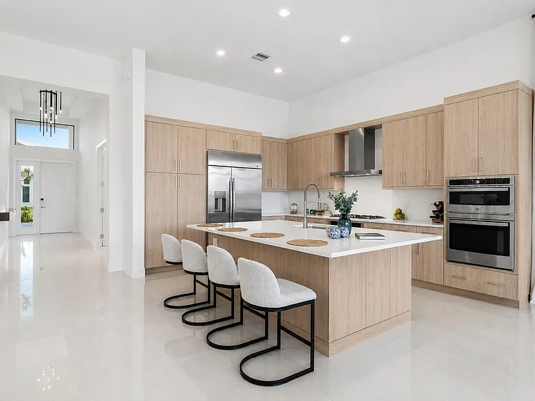 21015 Tangelo Tree Dr — Photo 4