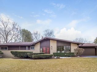 2315 W Applewood Ln, Glendale, WI 53209