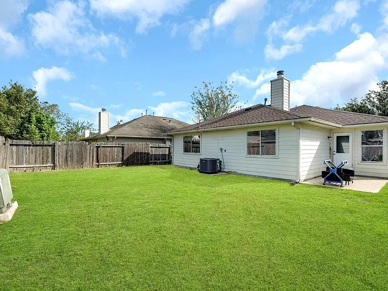 4018 Floral Way Ct — Photo 20