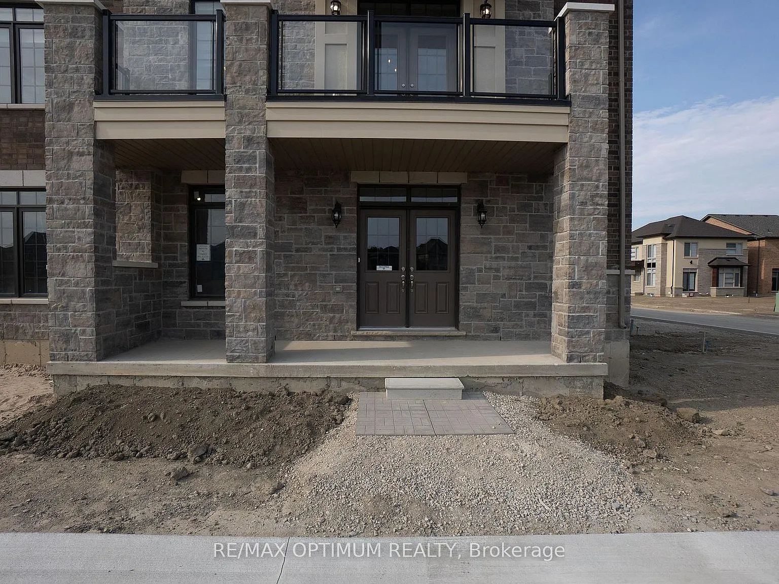 4 bed, $3,300 — Photo 2