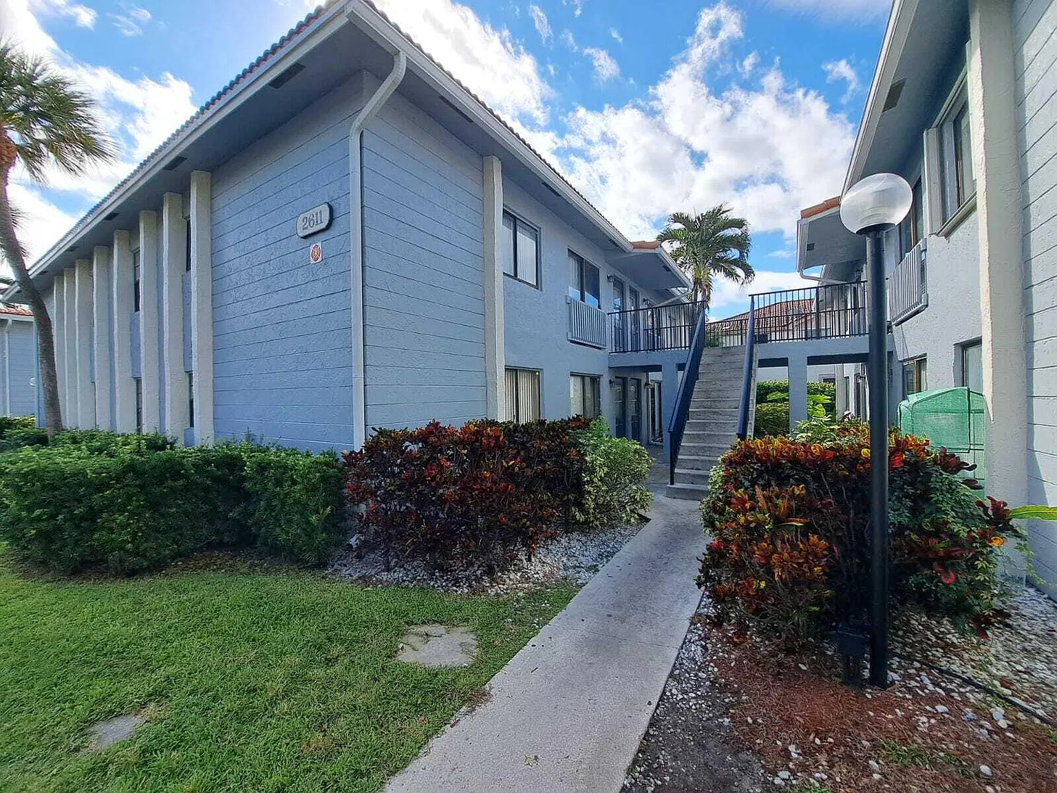 2 bed, 1.0 bath, 800 sqft, $1,775 — Photo 2