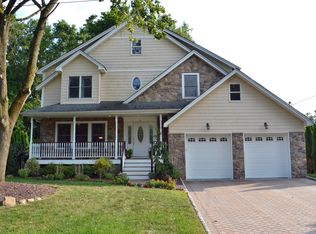 9 Ridge Rd, Emerson, NJ 07630