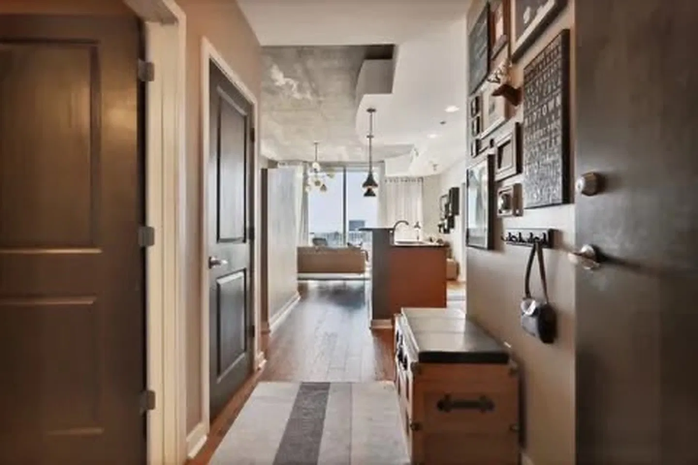 2 bed, 986 sqft, $2,750 — Photo 2