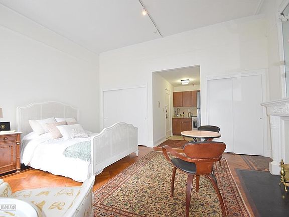 2nd image of 58 E 83rd St APT 2B