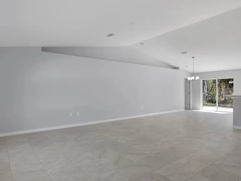12192 Eskimo Curlew Rd — Photo 2