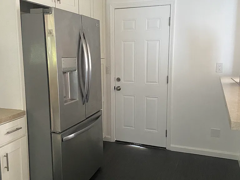 22700 Cantlay St — Photo 10