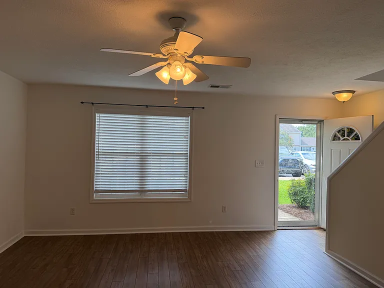 640 Date Palm Cir — Photo 5