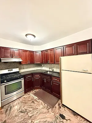 Rented by Luxian International Realty LLC | media 3