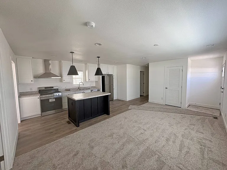 1700 State St #26 — Photo 4