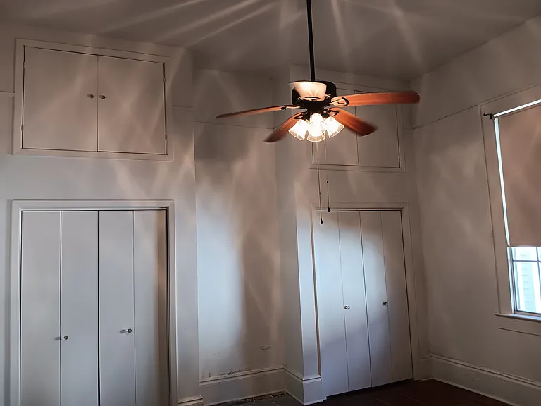 220 Amelia St — Photo 13