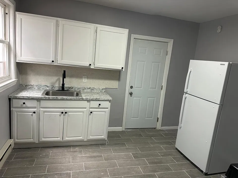 28 Harding Pl #1