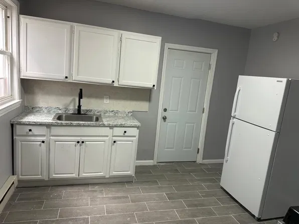 28 Harding Pl #1, New Haven, CT 06511