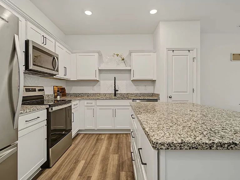 1005 Dakine Dr — Photo 7