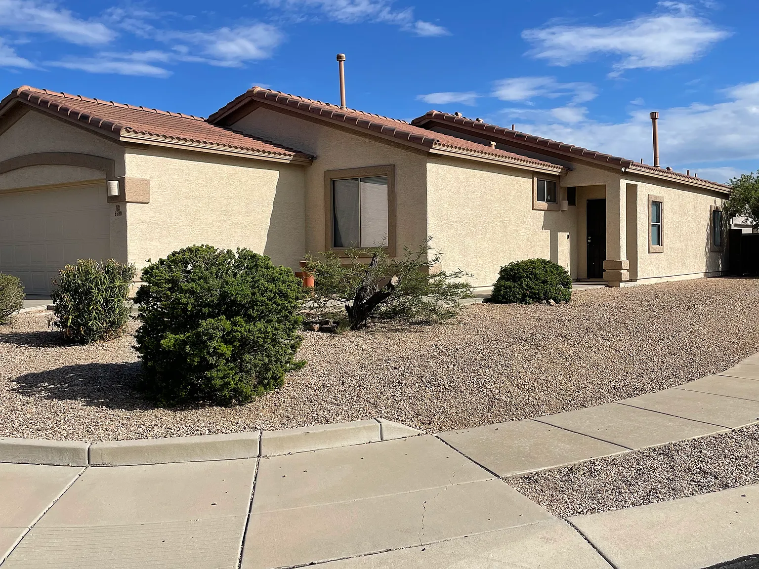 3 bed, 1502 sqft, $1,900 — Photo 2