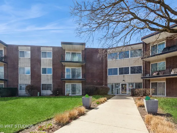 2800 Maple Ave APT 33C, Downers Grove, IL 60515