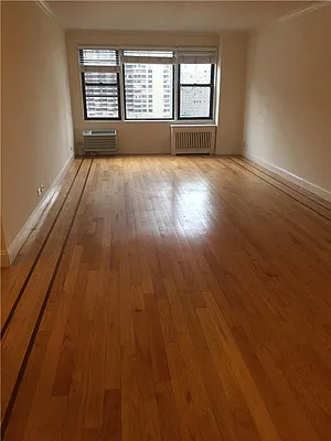 Rented by R New York | media 8