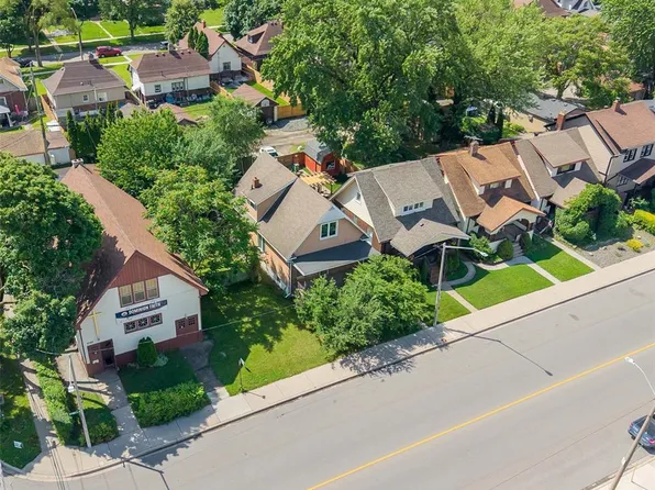 2075 Ottawa St, Windsor, ON N8Y 1R6