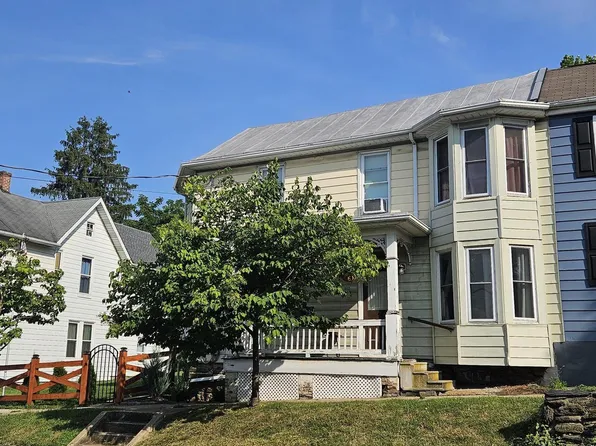 312 Main St, New Windsor, MD 21776
