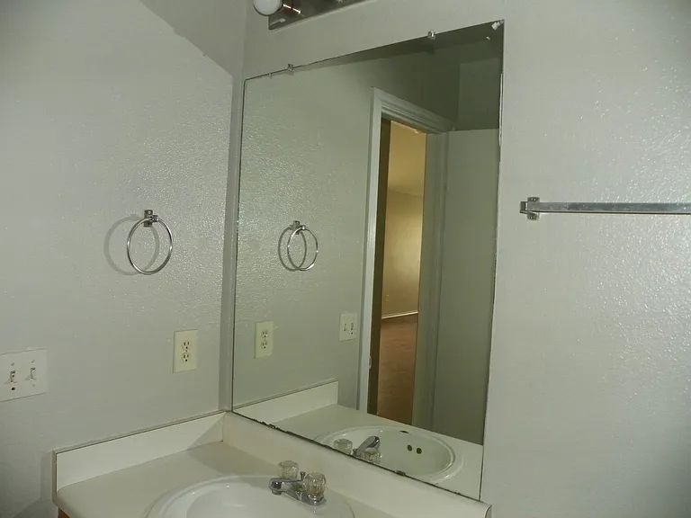 2221 Creekside Ln — Photo 12
