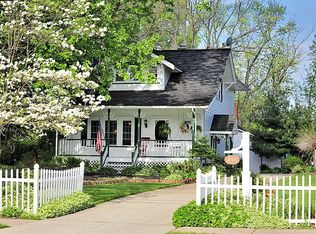 496 Bradley Rd, Bay Village, OH 44140