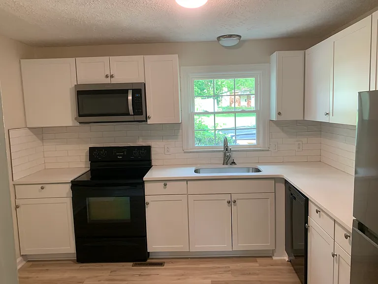 1209 Virginia Ave — Photo 3