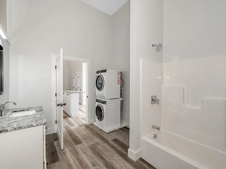 72-74 Boisvert St #9 — Photo 7