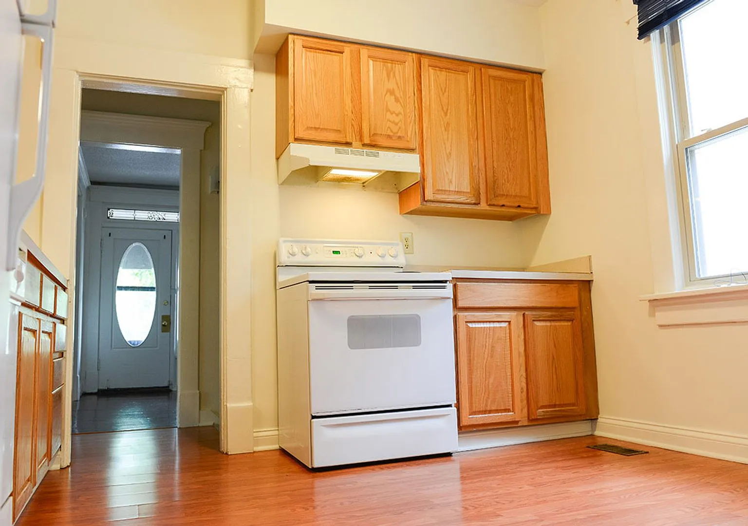 4 bed, 2.0 bath, $2,200 — Photo 3