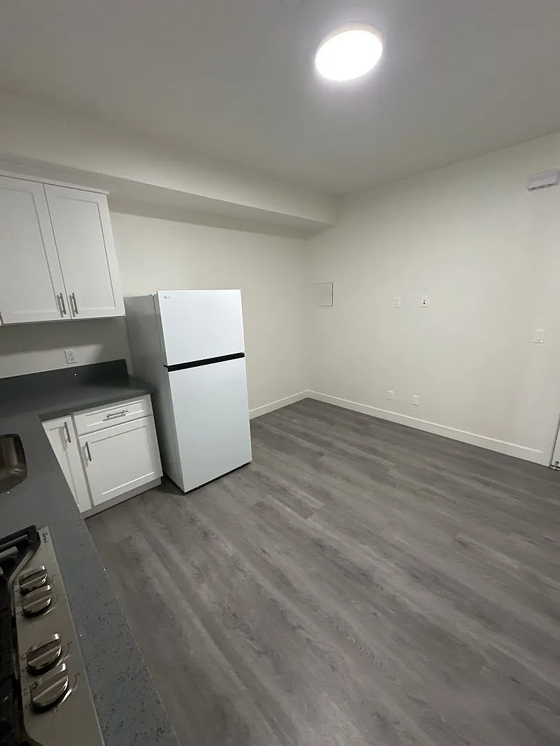 1 bed, 1.0 bath, $2,289 — Photo 3