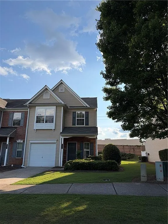 2 bed, 2.5 bath, 1639 sqft, $2,200 — Photo 1