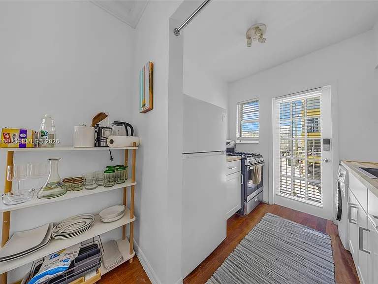 901 Meridian Ave #207 — Photo 13