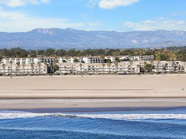 383 E Surfside Dr, Port Hueneme, CA 93041