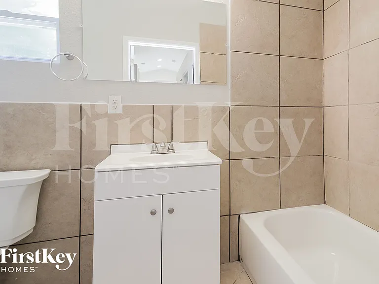 404 McGee St — Photo 7