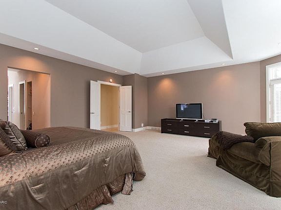 5th image of 1607 Beard Dr SE