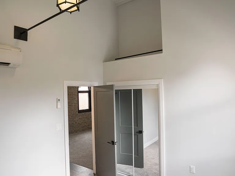 130 Elgin St #5 — Photo 12