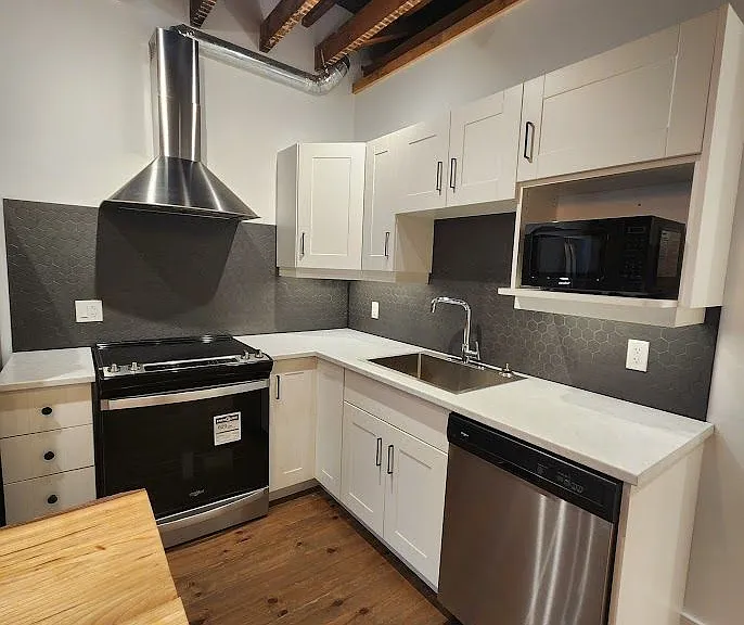 9 Manitoba St #2 — Photo 6