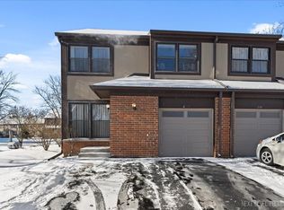 292 Shadowbend Dr #292, Wheeling, IL 60090